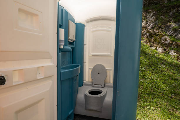 Best Construction site porta potty rental  in Niverville, NY